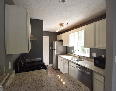 700 S Fairfield Drive - Photo Thumbnail 8