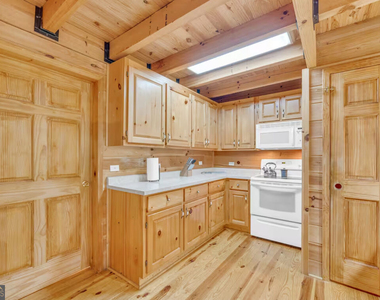244 Skyline Way - Photo Thumbnail 36