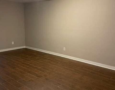 1111 Pine Tree Trail - Photo Thumbnail 6