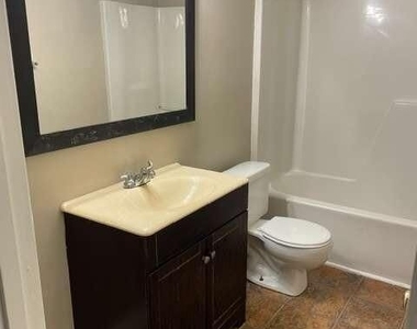 1111 Pine Tree Trail - Photo Thumbnail 8