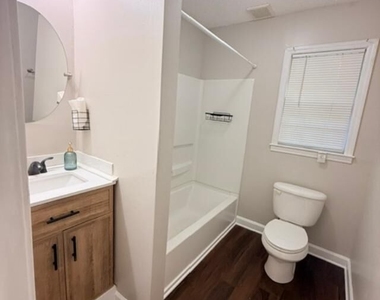 175 Bristol Lane - Photo Thumbnail 9