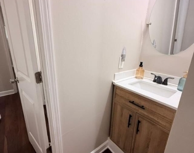 175 Bristol Lane - Photo Thumbnail 10