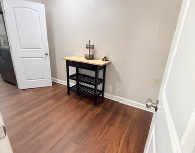 175 Bristol Lane - Photo Thumbnail 17