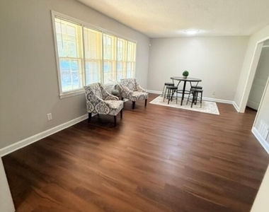 175 Bristol Lane - Photo Thumbnail 3