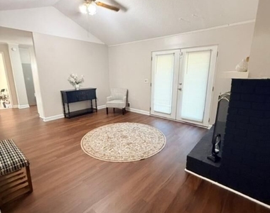 175 Bristol Lane - Photo Thumbnail 5