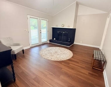 175 Bristol Lane - Photo Thumbnail 4