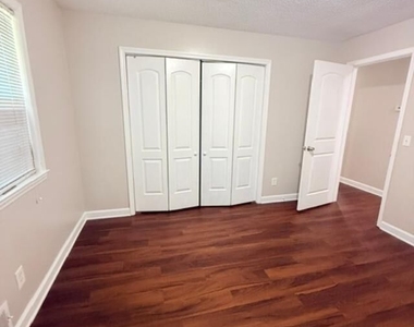 175 Bristol Lane - Photo Thumbnail 7