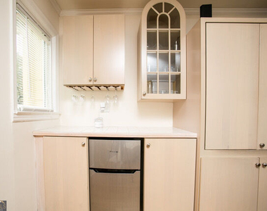 3323 Victoria Street - Photo Thumbnail 4