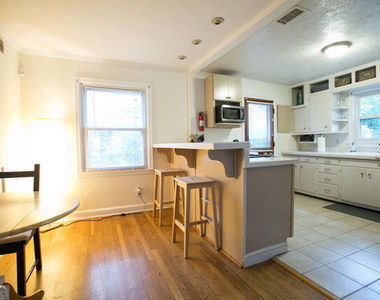 3323 Victoria Street - Photo Thumbnail 7