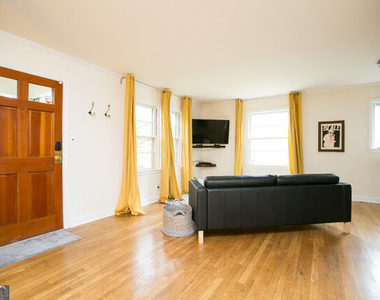 3323 Victoria Street - Photo Thumbnail 1
