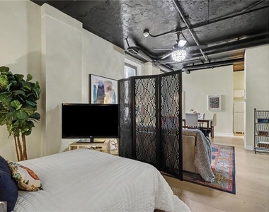 20 Marietta Street Nw - Photo Thumbnail 3