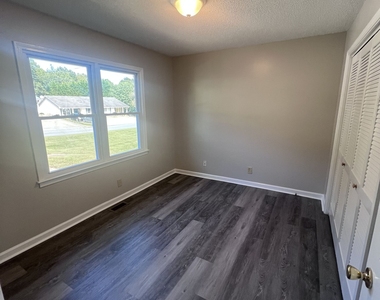 144 Colonial Drive - Photo Thumbnail 3
