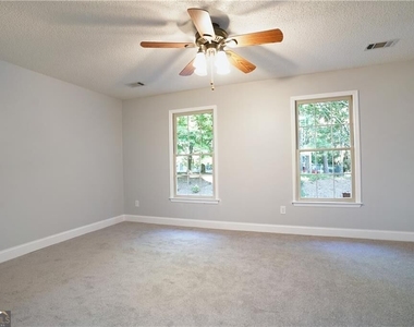 2890 Woodruff Drive Se - Photo Thumbnail 9