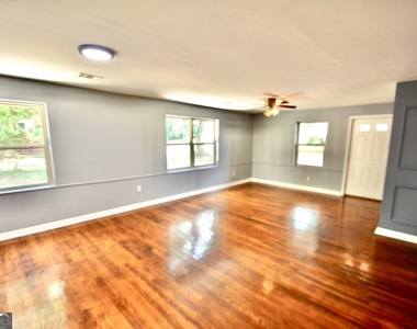 1385 Elizabeth Lane - Photo Thumbnail 16