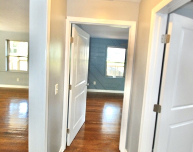 1385 Elizabeth Lane - Photo Thumbnail 12
