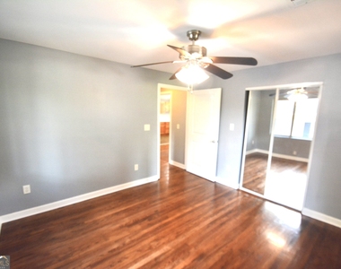 1385 Elizabeth Lane - Photo Thumbnail 9