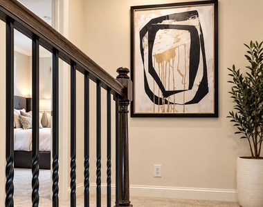 192 Mahnaz Drive - Photo Thumbnail 5