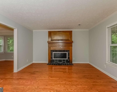 141 Mcelroy Road - Photo Thumbnail 3