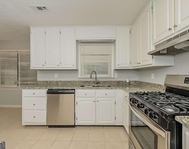 141 Mcelroy Road - Photo Thumbnail 2