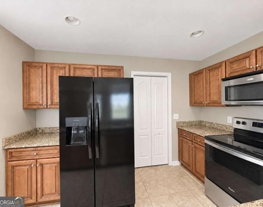 313 Gary Circle - Photo Thumbnail 14