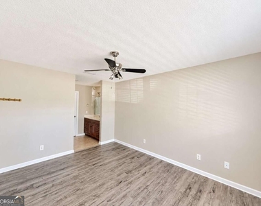 313 Gary Circle - Photo Thumbnail 21