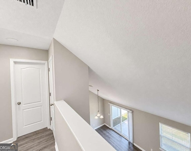 313 Gary Circle - Photo Thumbnail 26