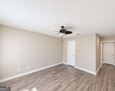 313 Gary Circle - Photo Thumbnail 33