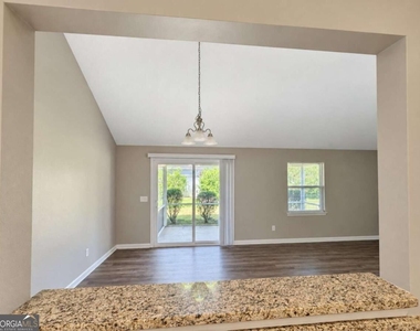 313 Gary Circle - Photo Thumbnail 16