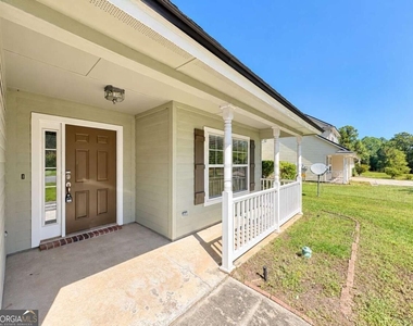 313 Gary Circle - Photo Thumbnail 2