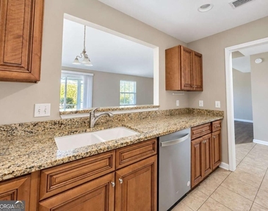 313 Gary Circle - Photo Thumbnail 13