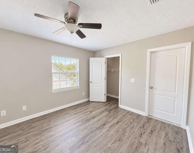 313 Gary Circle - Photo Thumbnail 30