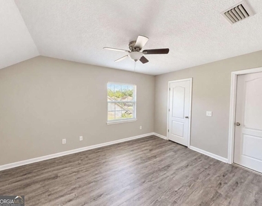 313 Gary Circle - Photo Thumbnail 27