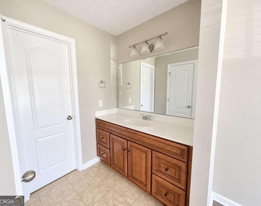 313 Gary Circle - Photo Thumbnail 24