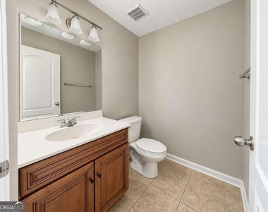 313 Gary Circle - Photo Thumbnail 17