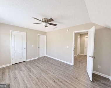 313 Gary Circle - Photo Thumbnail 29