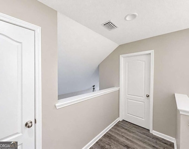 313 Gary Circle - Photo Thumbnail 31