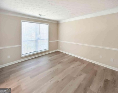 6090 Farmwood Way Se - Photo Thumbnail 2