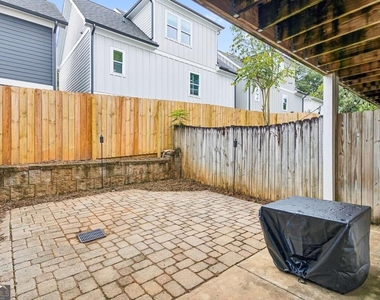 951 Glenwood Avenue Se - Photo Thumbnail 34