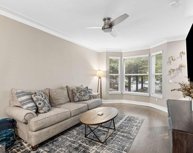 951 Glenwood Avenue Se - Photo Thumbnail 9