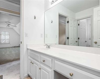 2613 Peterboro Row - Photo Thumbnail 38