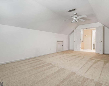 2613 Peterboro Row - Photo Thumbnail 41