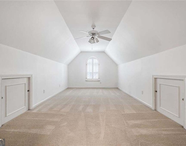 2613 Peterboro Row - Photo Thumbnail 39