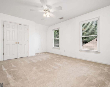 2613 Peterboro Row - Photo Thumbnail 37