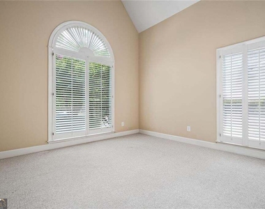 2613 Peterboro Row - Photo Thumbnail 27