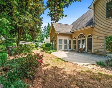 2613 Peterboro Row - Photo Thumbnail 4