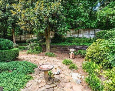 2613 Peterboro Row - Photo Thumbnail 45