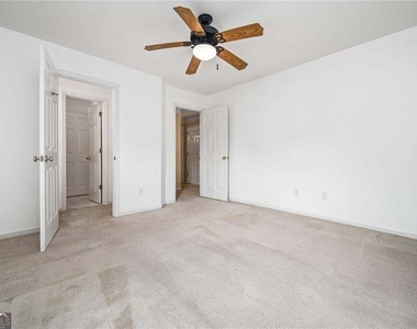2613 Peterboro Row - Photo Thumbnail 31