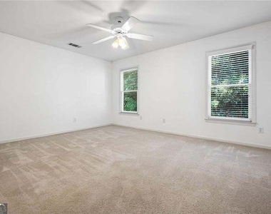 2613 Peterboro Row - Photo Thumbnail 34