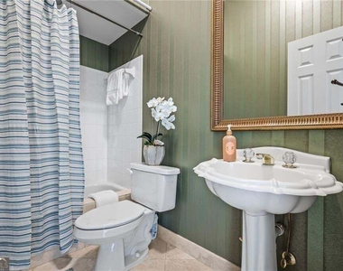 2613 Peterboro Row - Photo Thumbnail 29