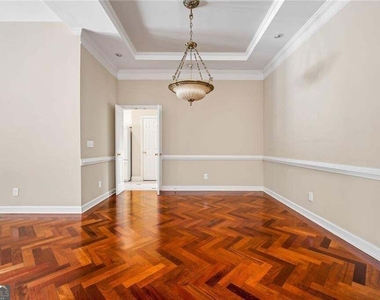 2613 Peterboro Row - Photo Thumbnail 9